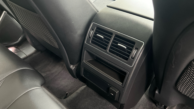 Jaguar F-Pace 2.0 P400e R-Dynamic SE Black 5dr Auto AWD Estate